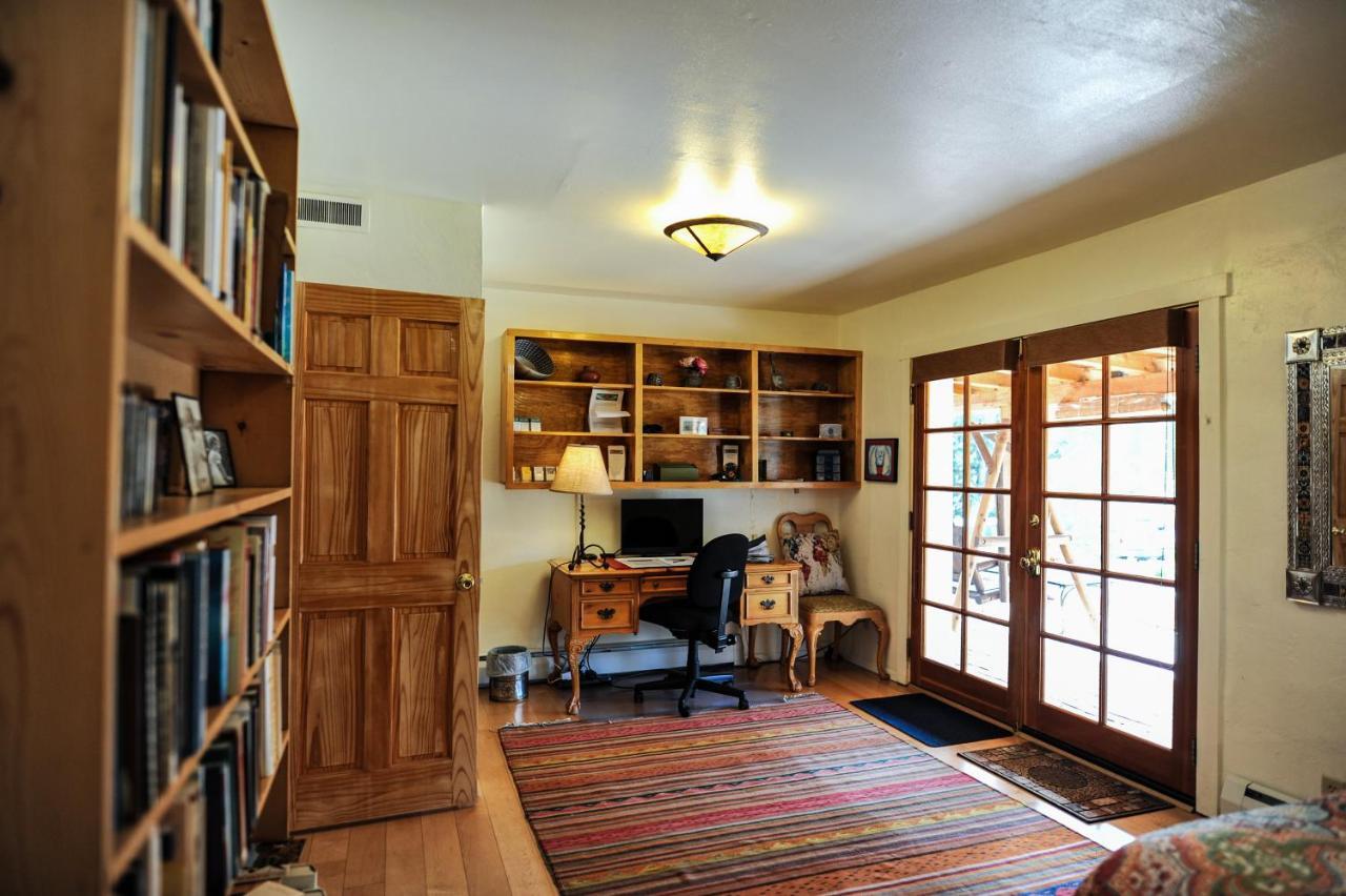 Heart And Wings Retreat Center Apartment Silver City Exterior photo